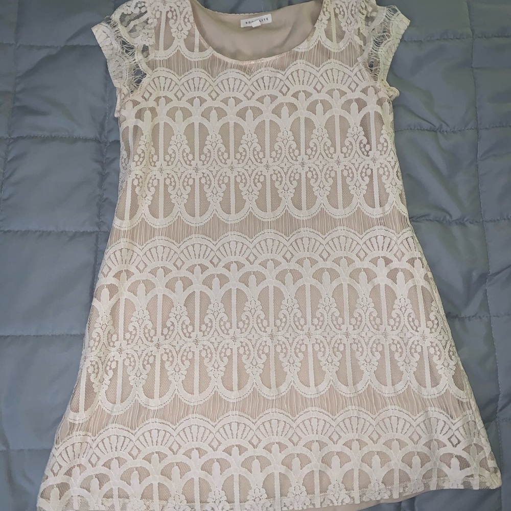 Socialite Lace Dress